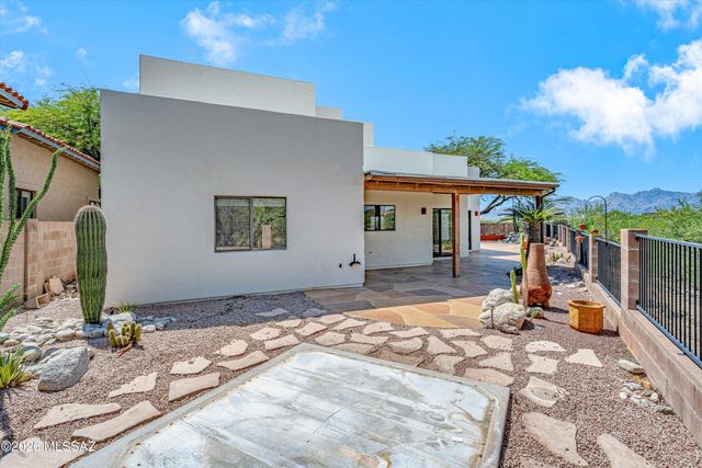 765 S Shadowtree Place, Tucson, AZ 85748