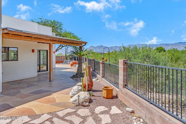 765 S Shadowtree Place, Tucson, AZ 85748