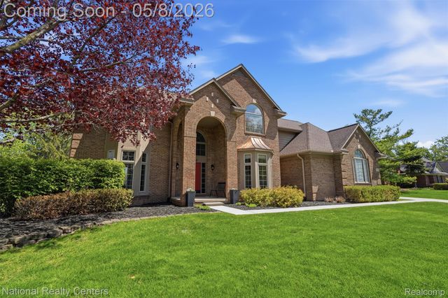 24282 Lynwood Drive, Novi, MI 48374