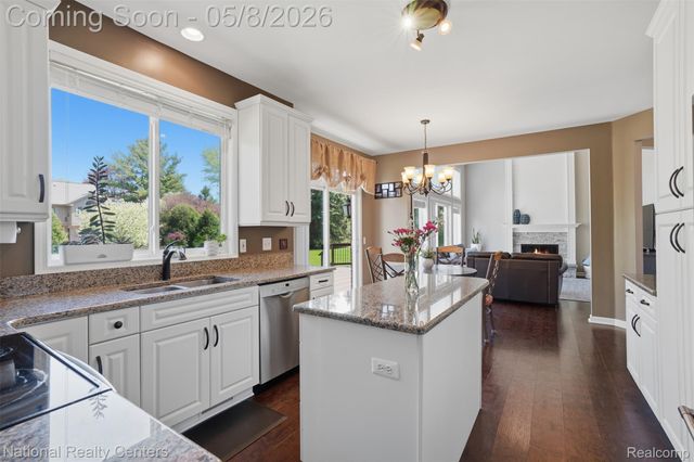 24282 Lynwood Drive, Novi, MI 48374