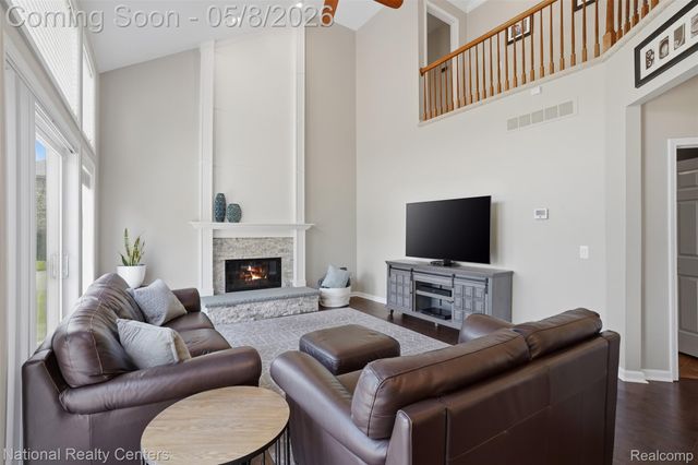 24282 Lynwood Drive, Novi, MI 48374