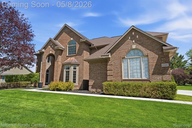24282 Lynwood Drive, Novi, MI 48374