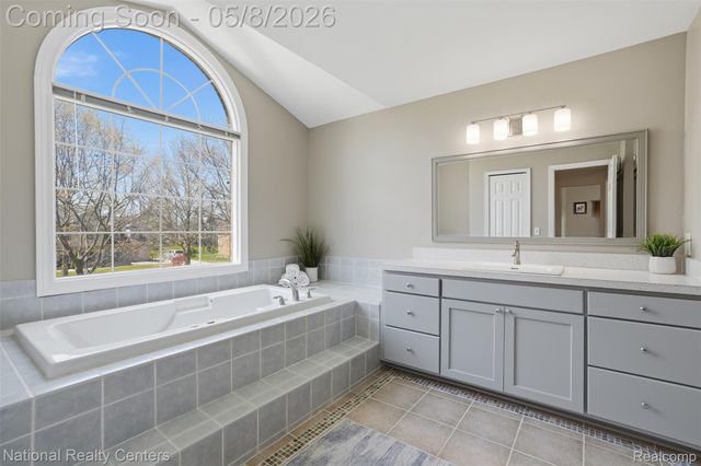 24282 Lynwood Drive, Novi, MI 48374