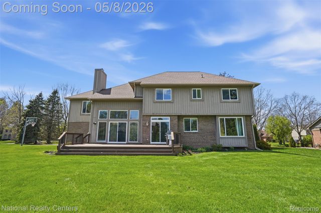 24282 Lynwood Drive, Novi, MI 48374