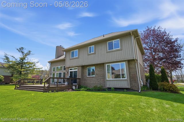 24282 Lynwood Drive, Novi, MI 48374