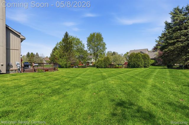 24282 Lynwood Drive, Novi, MI 48374