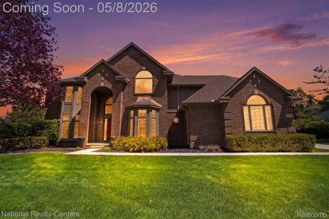 24282 Lynwood Drive, Novi, MI 48374