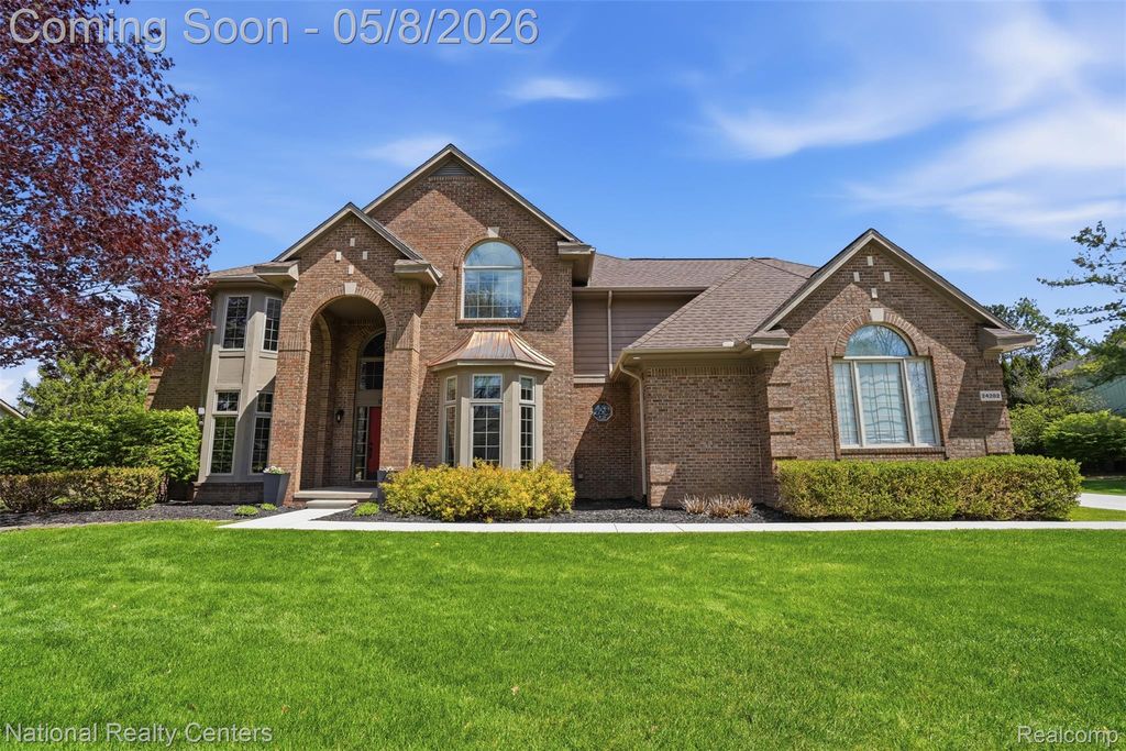 24282 Lynwood Drive, Novi, MI 48374