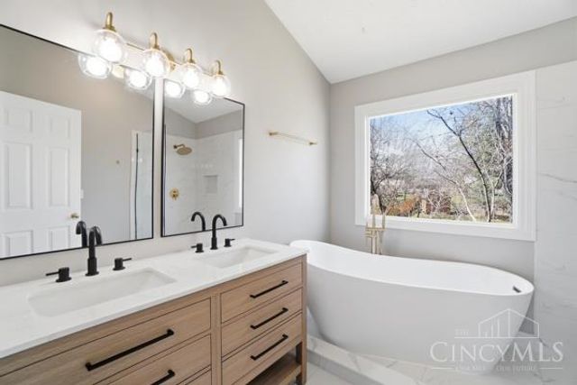 9891 McCauly Woods Drive, West Chester, OH 45241