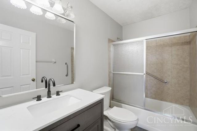 9891 McCauly Woods Drive, West Chester, OH 45241