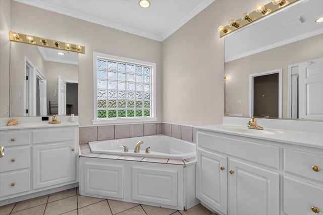 2009 Stillwater Drive, Jonesboro, AR 72404