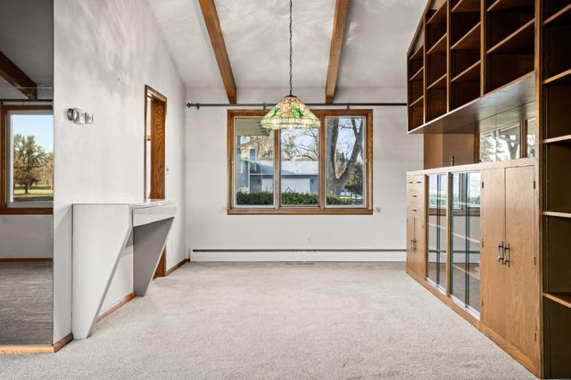 909 Southwood Drive S, Fargo, ND 58103