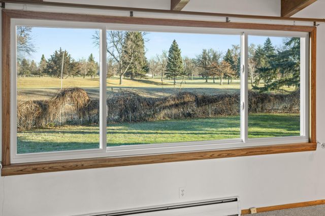 909 Southwood Drive S, Fargo, ND 58103