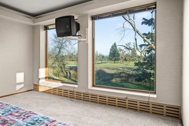 909 Southwood Drive S, Fargo, ND 58103