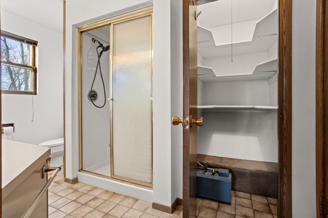 909 Southwood Drive S, Fargo, ND 58103