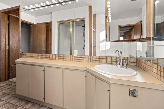 909 Southwood Drive S, Fargo, ND 58103