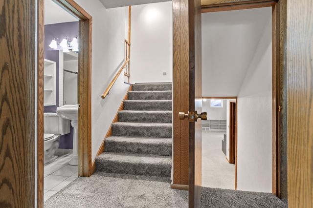 909 Southwood Drive S, Fargo, ND 58103