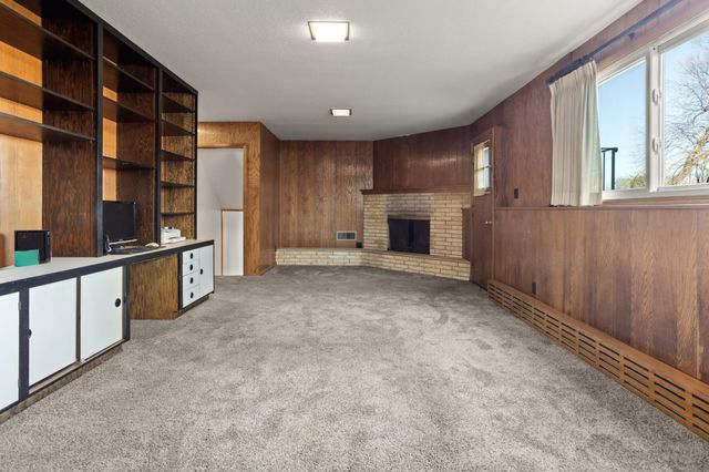 909 Southwood Drive S, Fargo, ND 58103