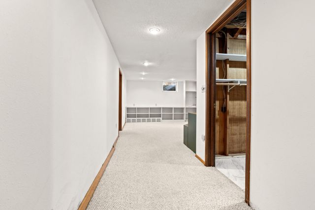 909 Southwood Drive S, Fargo, ND 58103