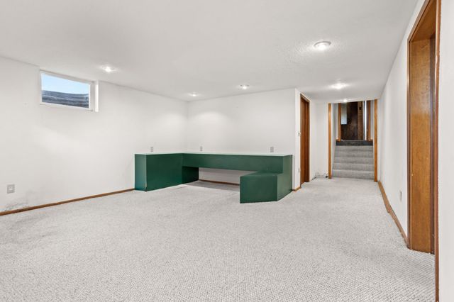 909 Southwood Drive S, Fargo, ND 58103