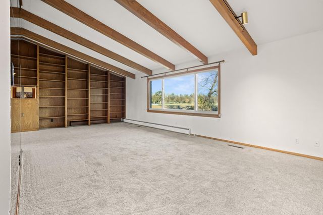 909 Southwood Drive S, Fargo, ND 58103