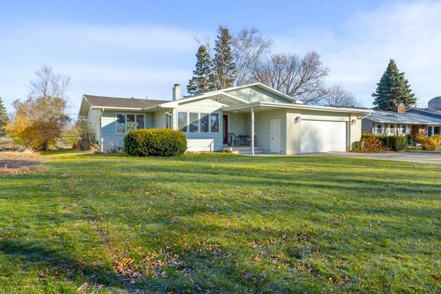 909 Southwood Drive S, Fargo, ND 58103