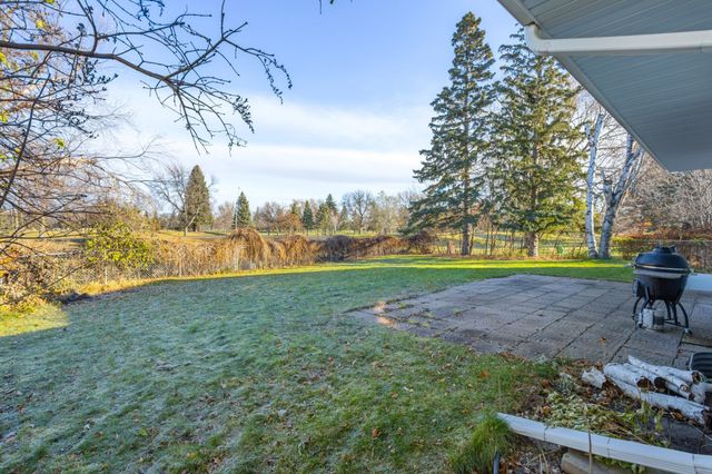 909 Southwood Drive S, Fargo, ND 58103