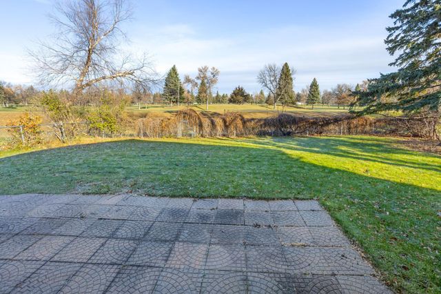 909 Southwood Drive S, Fargo, ND 58103