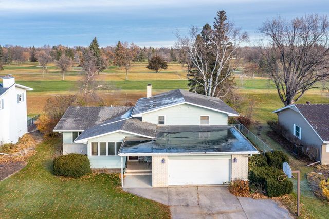 909 Southwood Drive S, Fargo, ND 58103