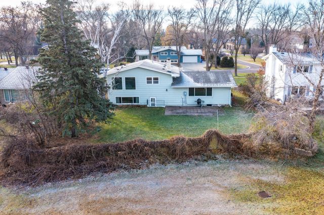 909 Southwood Drive S, Fargo, ND 58103