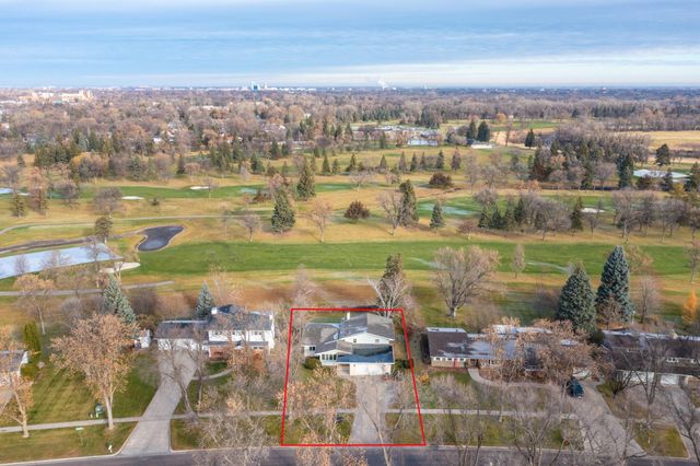 909 Southwood Drive S, Fargo, ND 58103