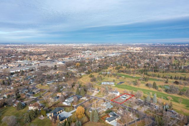 909 Southwood Drive S, Fargo, ND 58103