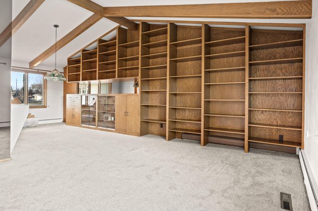 909 Southwood Drive S, Fargo, ND 58103