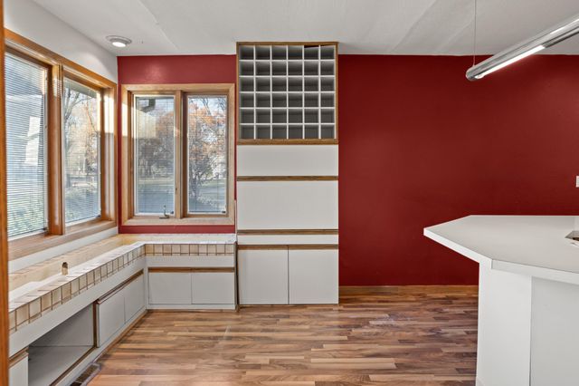 909 Southwood Drive S, Fargo, ND 58103