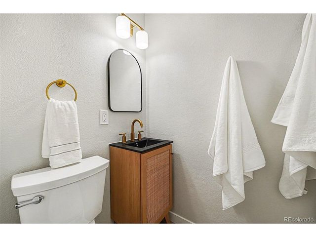 2069 S Raleigh St, Denver, CO 80219