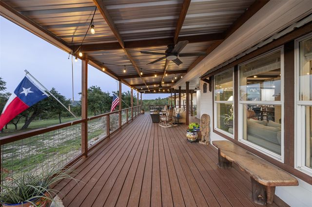 830 Ulrich RD, Johnson City, TX 78636