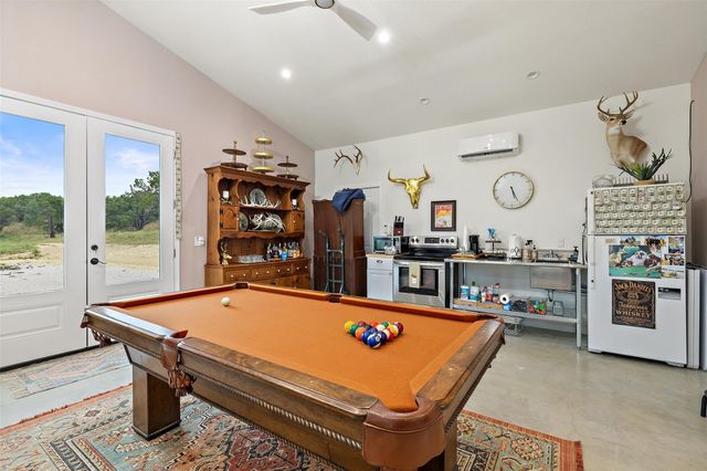 830 Ulrich RD, Johnson City, TX 78636