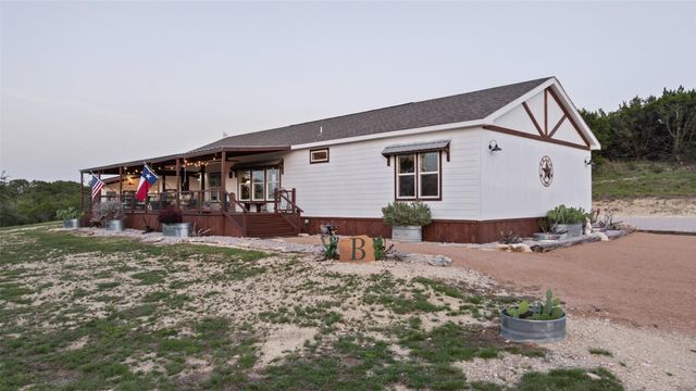 830 Ulrich RD, Johnson City, TX 78636