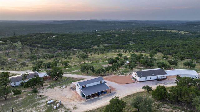 830 Ulrich RD, Johnson City, TX 78636