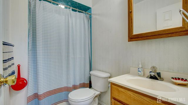 12 W End Avenue, Spotswood, NJ 08884