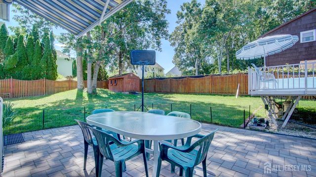 12 W End Avenue, Spotswood, NJ 08884