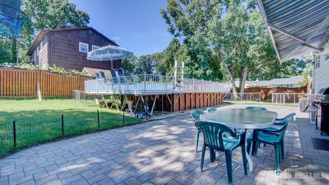 12 W End Avenue, Spotswood, NJ 08884