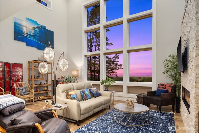 31302 J Place, Ocean Park, WA 98640