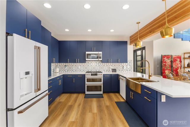 31302 J Place, Ocean Park, WA 98640