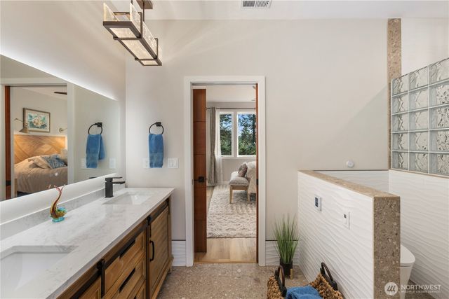 31302 J Place, Ocean Park, WA 98640