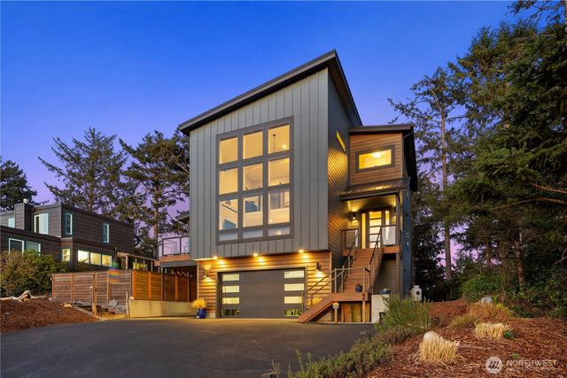 31302 J Place, Ocean Park, WA 98640