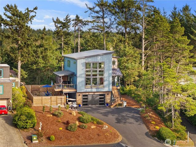 31302 J Place, Ocean Park, WA 98640