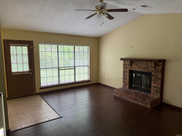 37 Pinedale Circle, Mabelvale, AR 72103