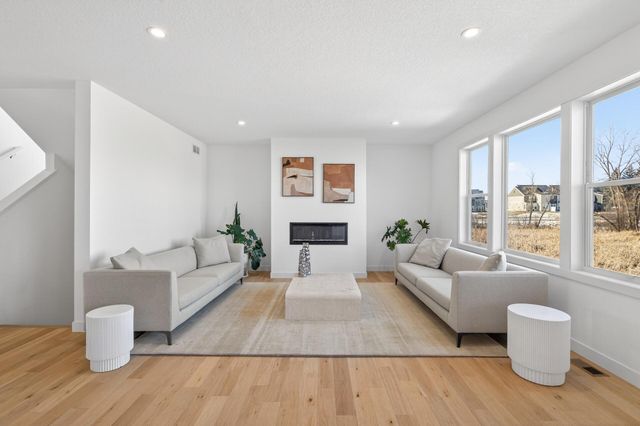 18200 59th Avenue N, Plymouth, MN 55446