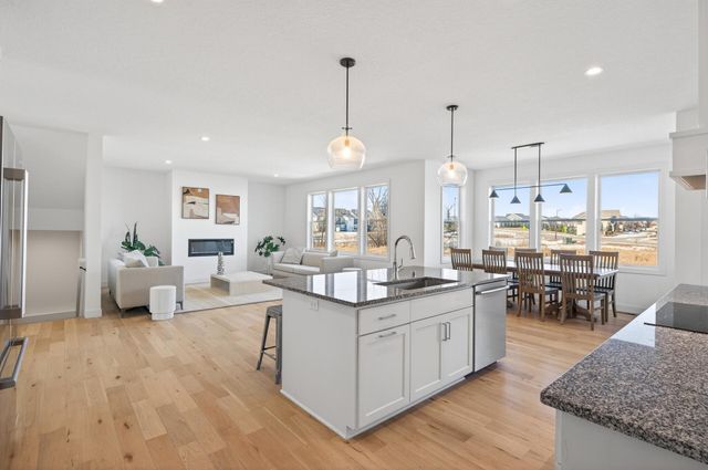 18200 59th Avenue N, Plymouth, MN 55446